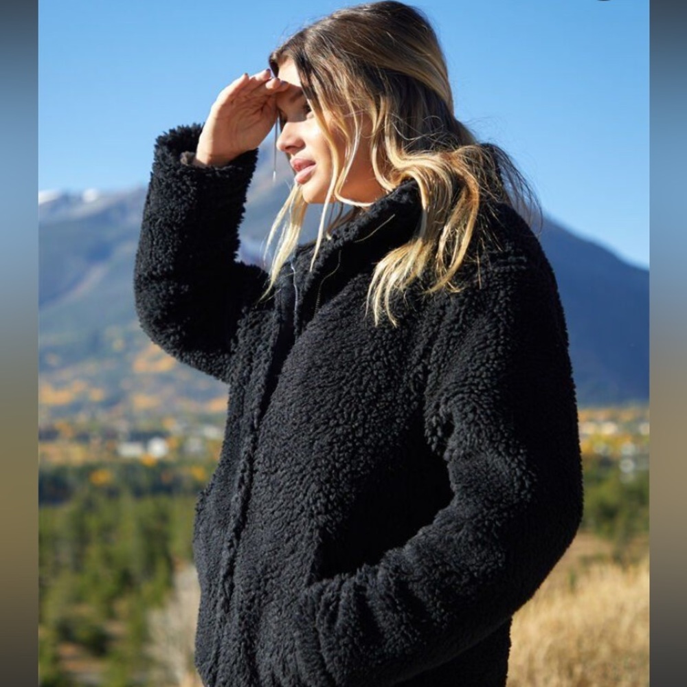 ✨Grizzly sherpa black jacket Size XXL